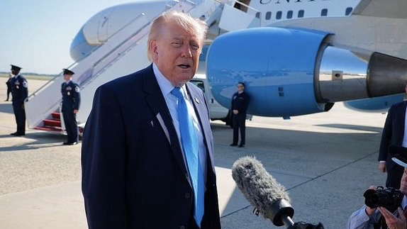 US-China Tensions Rise as Trump Eyes Taiwan Arms Deal Talks