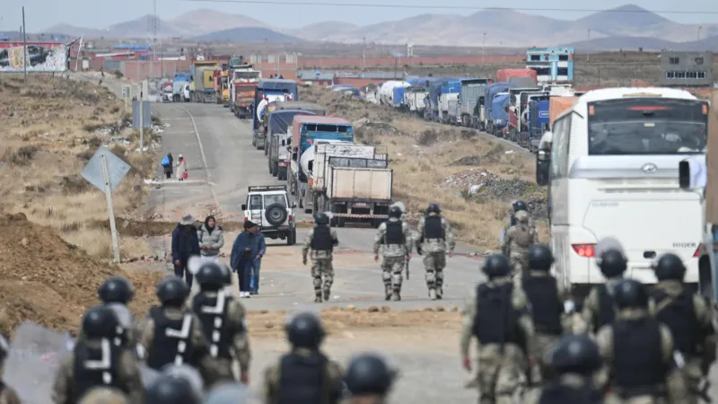 Convoy of Bolivia’s Public Works Minister Ambushed with Dynamite and Stones