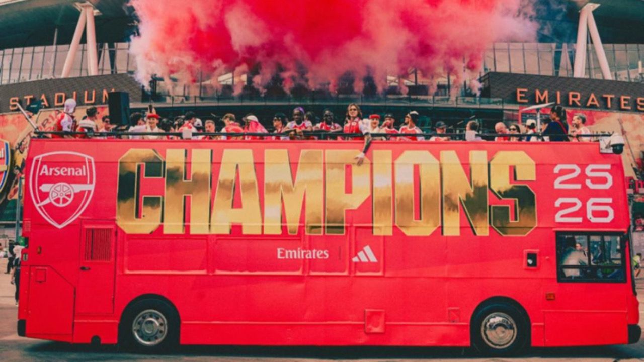 Arsenal Paint London Red With Premier League Trophy Parade Despite Champions League Final Heartbreak