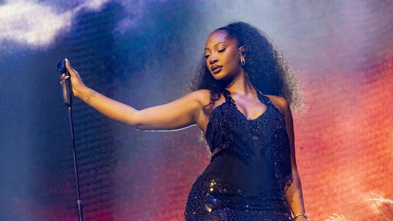 Nigerian Singer Tems Set to Perform at Barack Obama Presidential Centre Launch
