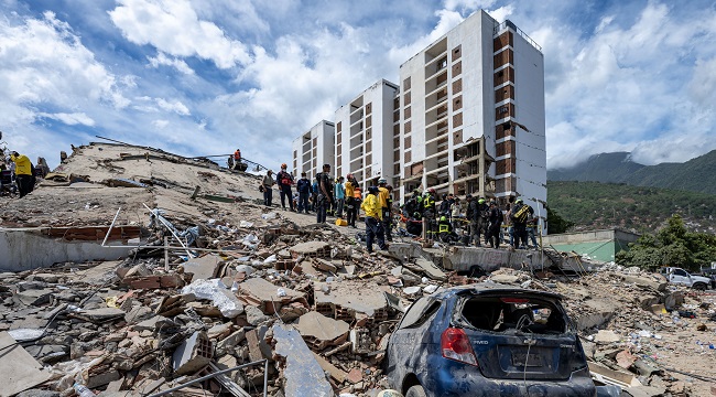 Venezuela Begins Mass Burial of 1,700 Quake Victims as US Reopens Strategic Port for Relief
