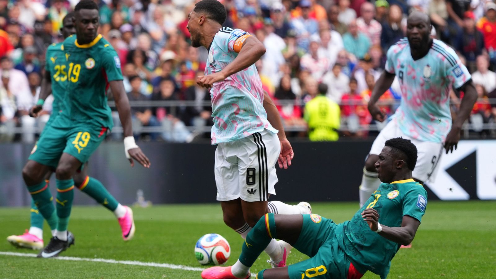 Belgium Beat Senegal 3-2 After Extra-Time Penalty to Reach World Cup Last 16