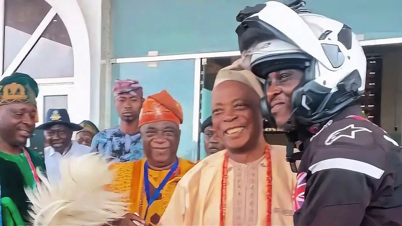 Olubadan Backs Ibadan Motorcyclist's Polio Eradication Campaign With £1,000 Donation